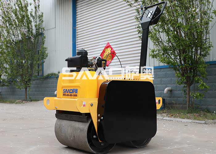 怎么選擇小型壓路機(jī)？你應(yīng)該知道的小技巧！