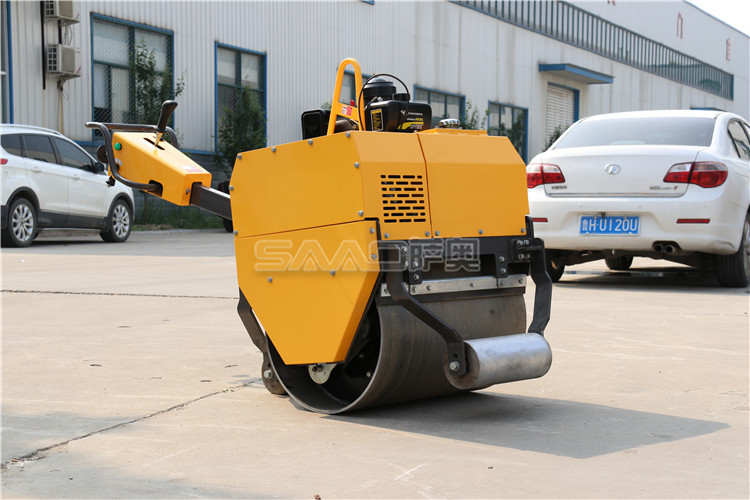 小型壓路機與靜壓式壓路機的區(qū)別，薩奧幫您快速入門